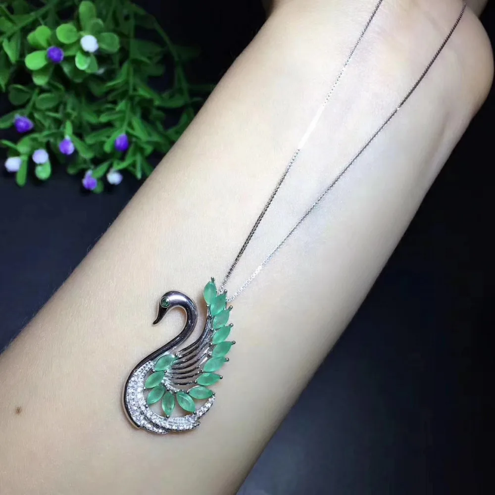 Naturel vert émeraude pendentif naturel pierre gemme pendentif collier S925 argent élégant personna