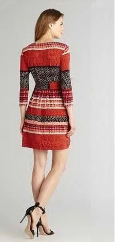 Летнее дизайнерское платье для подиума Женская высококачественная повседневная спортивная одежда с рукавом 3/4 в красную полоску шелковое платье-стретч больших размеров