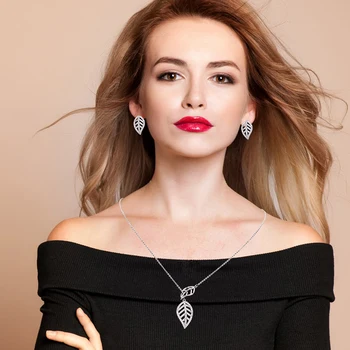 

Jewelry Sets HADIYANA New Fashion Lovely Simple Elegant Design For Women With High Quality CN1103 Stainless Steel Necklace Set