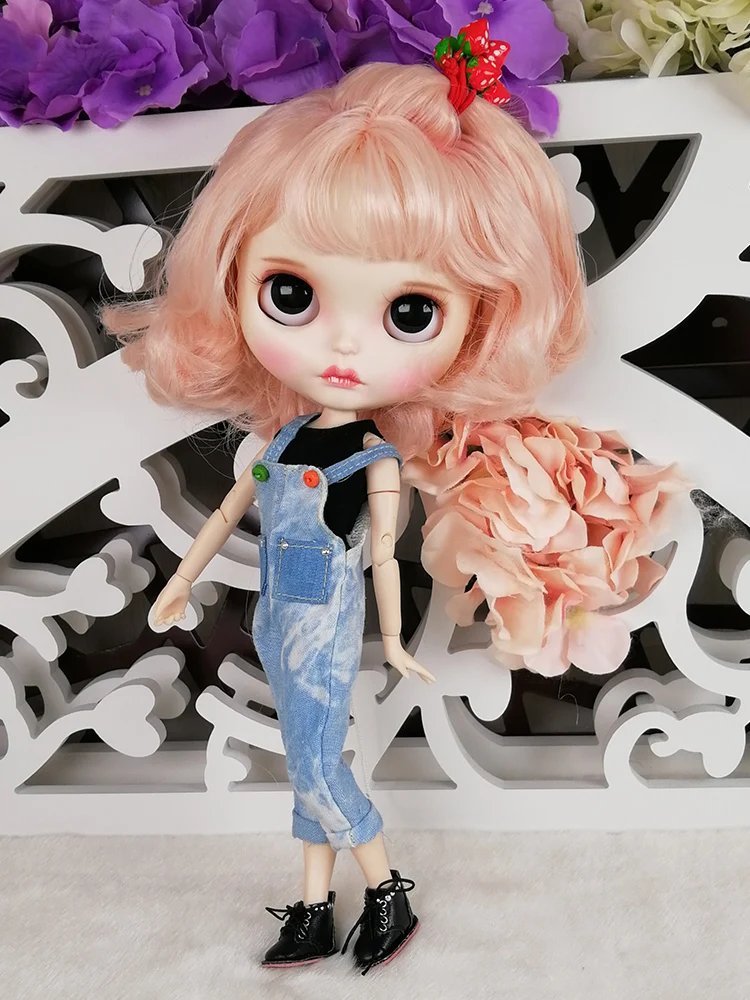 Kendra – Premium Custom Neo Blythe Doll with Pink Hair, White Skin & Matte Pouty Face 6