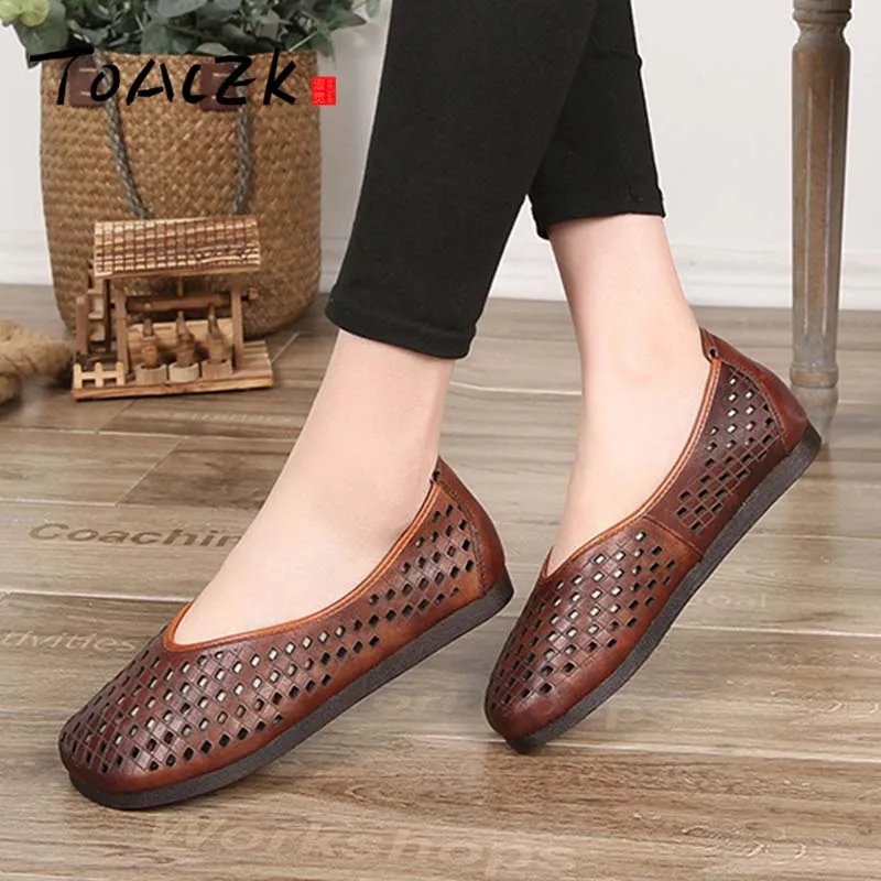 

Retro handmade women's shoes leather summer new ladies flat shoes women's casual wild lazy women's sandals tide