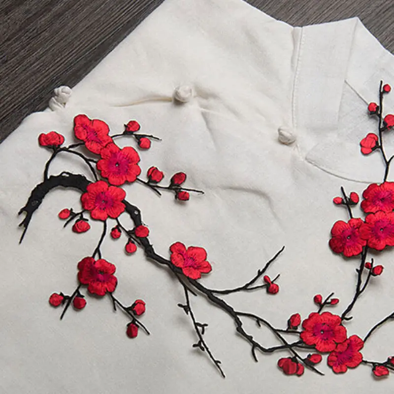 

New Plum Blossom Flower Applique Clothing Embroidery Patch Fabric Sticker Iron On Sew On Patch Craft Sewing Repair Embroidered