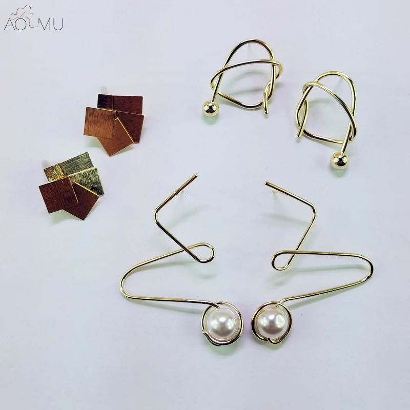 

AOMU S925 Silver Pin Japan Korea New Gold Metal Distorted Irregular Circle Curve Metal Line Gold Pearl Stud Earrings for Women