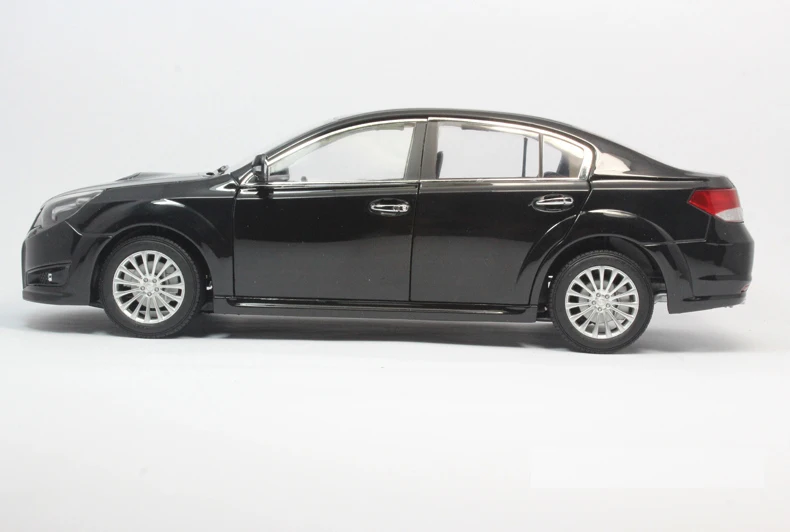 1 18   SUBARU LEGACY black 5