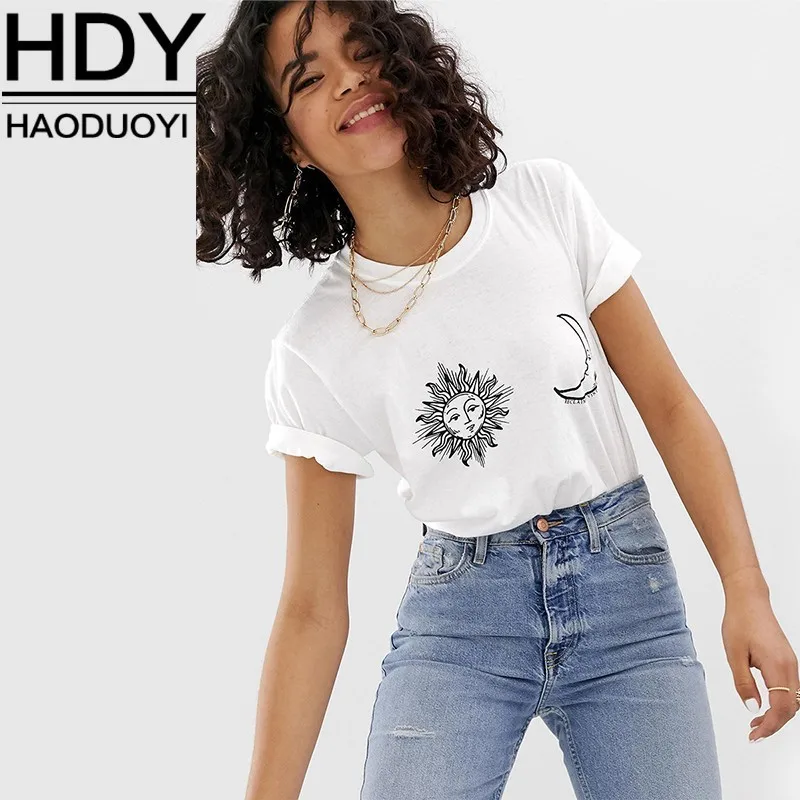 

HDY Haoduoyi Western Style Simple Personality Graffiti Moon Sun Print White Conventional Round Neck Short Sleeve T-shirt