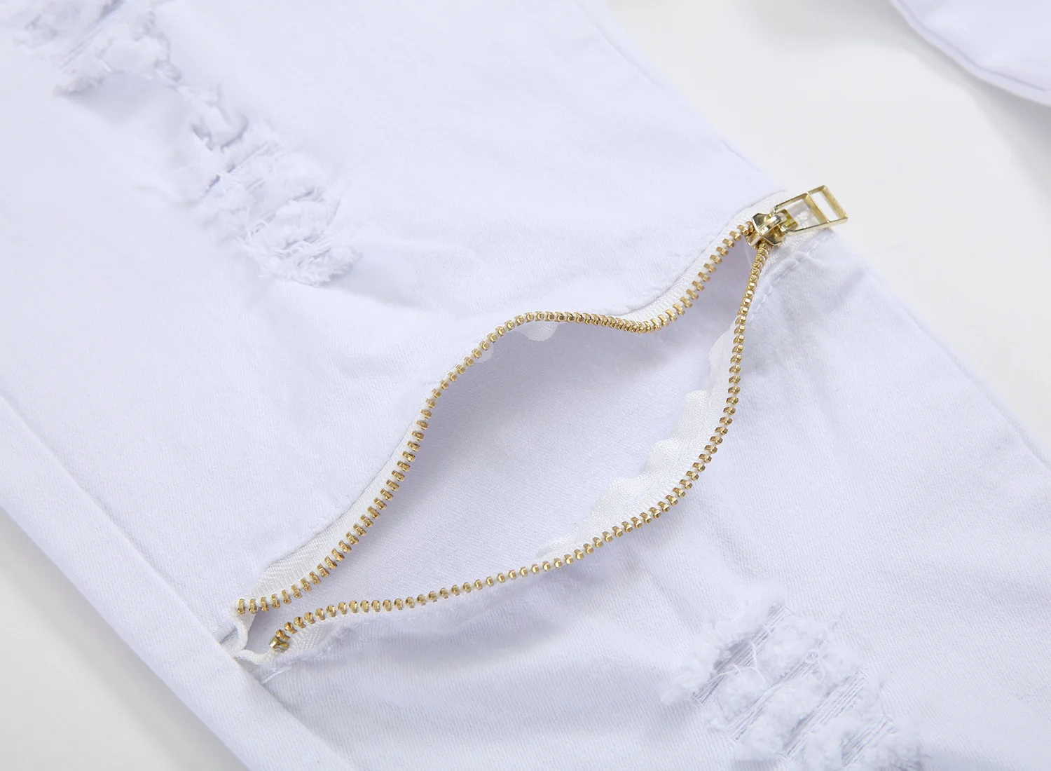 0303%23%E9%87%91%E8%89%B2%E9%9