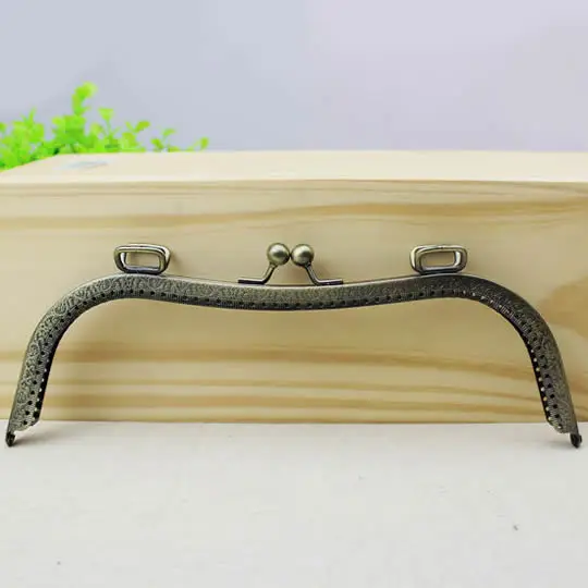 

27CM 3PCS/Lot Retro Pattern Bag Purse Frames,M Shape Bronze Handbag Kiss Clasp Purse Cluth For DIY Bag Metal Frame Accessories