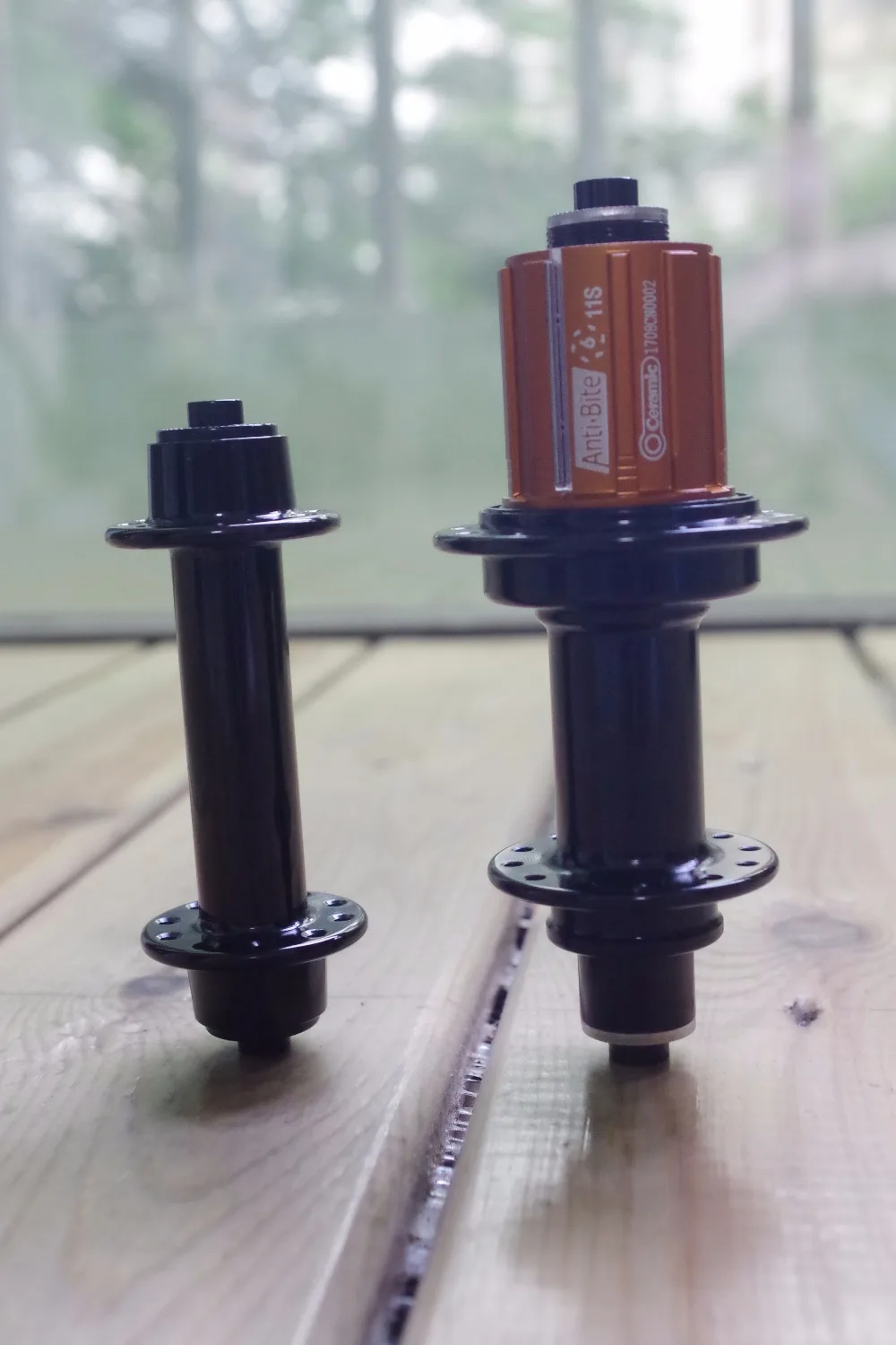 

New Arrival ANTI-BITE 6 Pawls Ultralight BITEX CERAMIC Bearings Road Hubs RAF10 RAR9 20/24 Holes with Ti QR - Black