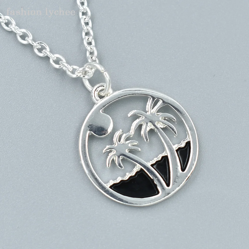 

fashion lychee Hollow Palm Tree Seaside Pendant Necklace Long Metal Chain Sweater Necklace Women Fashion Jewelry