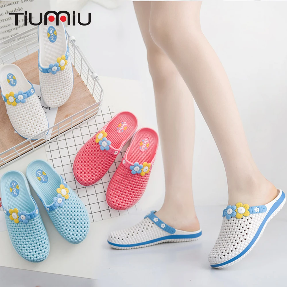 

2019 Women's Summer Slippers Non-slip Clogs Soft Bottom Surgical Shoes Hospital Medical Nursing Work Hole Shoes Drop Shipping