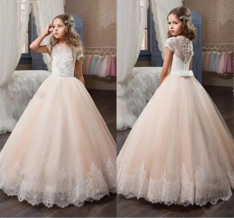 

2018 Pretty Lace Flower Girl Dresses Wedding Gowns With Sleeves Jewel Neck Long Little Kids First Communion Pageant Gown