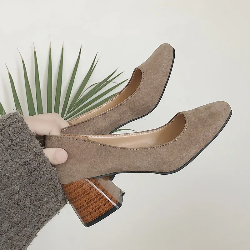

spring and autumn single shoes Korean fashion simple retro wild thick with the square head set of feet high heels female trend.