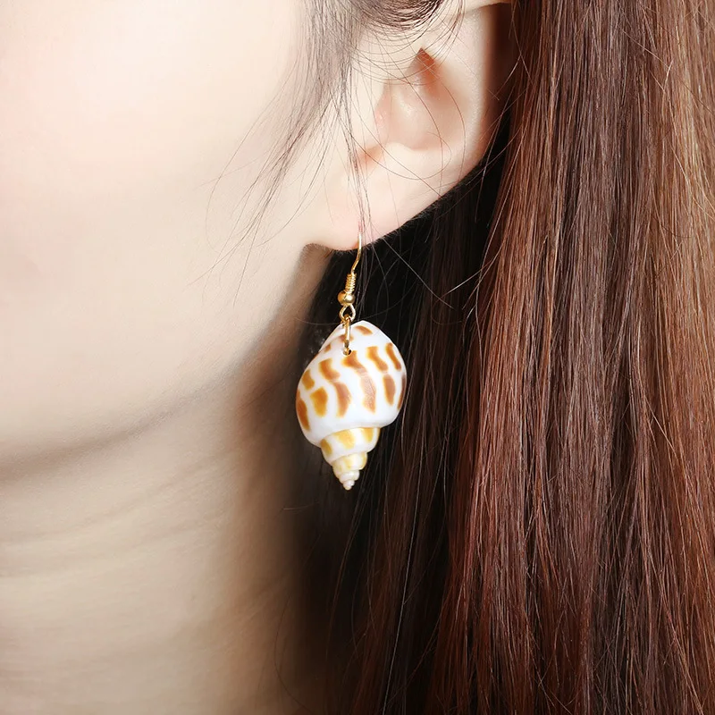 

2019 New Bohemia Shell Gold Pendant Drop Earrings Natural Asymmetric Unique Conch Earrings For Women Girls Beach Bikini Jewelry