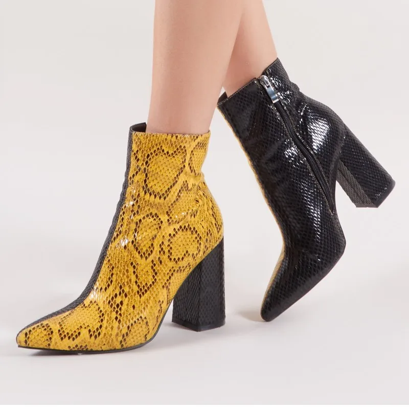 Новинка; ботинки «Челси»; коллекция года; женские ботинки на молнии; ботильоны со змеиным принтом на квадратном каблуке; модная пикантная женская обувь с острым носком; yellow32-43