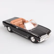 1:43 Масштаб маленький 1969 Chevrolet Corvair Monza трансформер родстер металлический вагон литье Миниатюрные модели игрушки для коллекционера