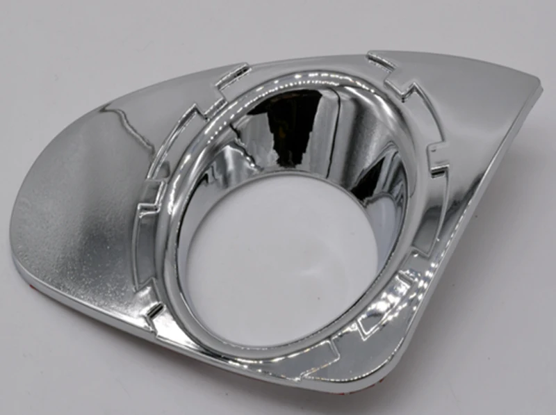 Передсветильник противотуманная фара для Toyota Fortuner AN160 2016 2017 обшивка ABS Chrome 2 шт.
