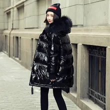 Зимняя куртка, Женское пальто, парка на утином пуху, большой воротник из натурального меха енота, с капюшоном, свободная, глянцевая, лакированная кожа, зимняя одежда, водонепроницаемая