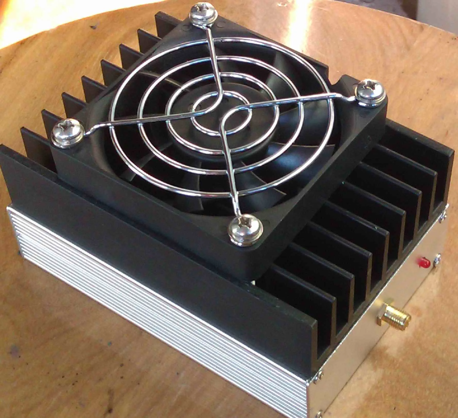 

FM Power Amplifier FM Power Amplifier FM Transmitter Power Amplifier 88-108 MHz 30 W Input 1-1.5 W