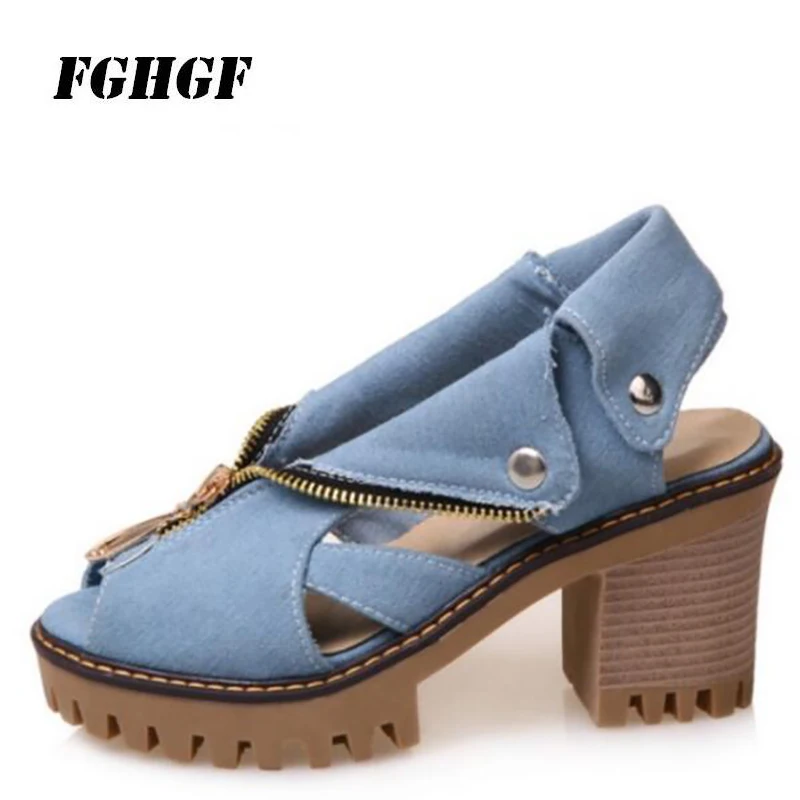 

Hollowed-out denim and fish-nosed sandals Summertime vogue is melting new fund high heel thick heel shoes Blue size 34-43