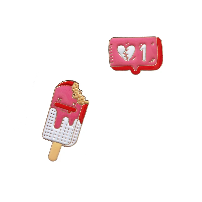 

Bitten A Strawberry Chocolate Sandwich Ice Cream Bar Metal Enamel Brooch Broken Heart Dialog Badge Pin Creative Trendy Jewelry