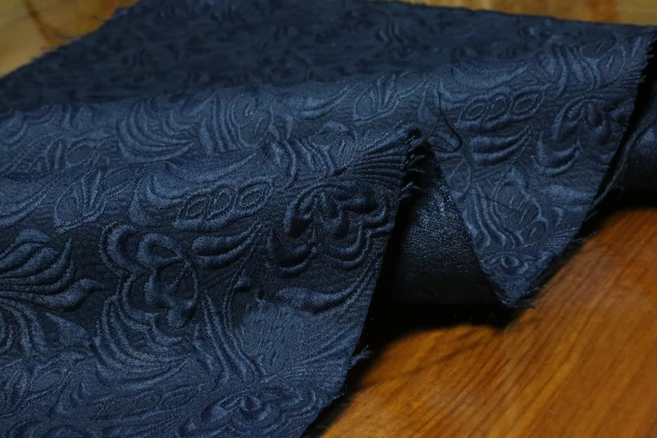 

Butterfly Floral Embossed Material Thick Cotton Polyester Cloth Upholstery,Clothing 3d jacquard Fabrics Meter