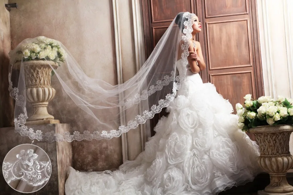 Горячие 2017 Романтические Кружева Фата с Длинным Шлейфом Аппликация Край Высокое
