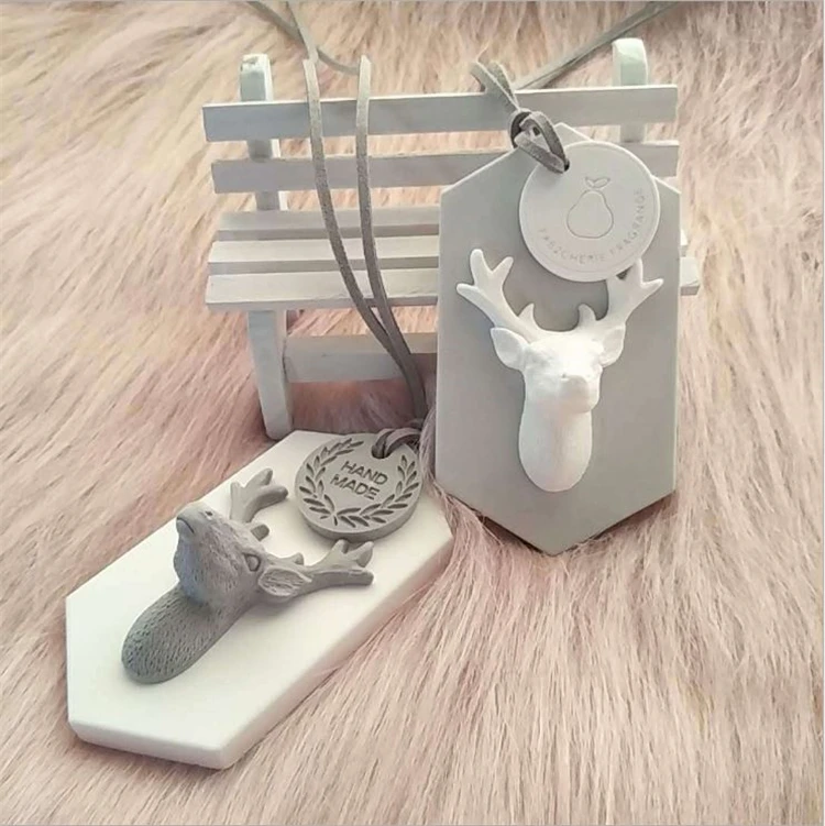 

Deer Head on Plate Base Car Air Freshener with Strip Hang on Mirror Fragrancy Essential Oil Diffuser Car Styling Perfume M10