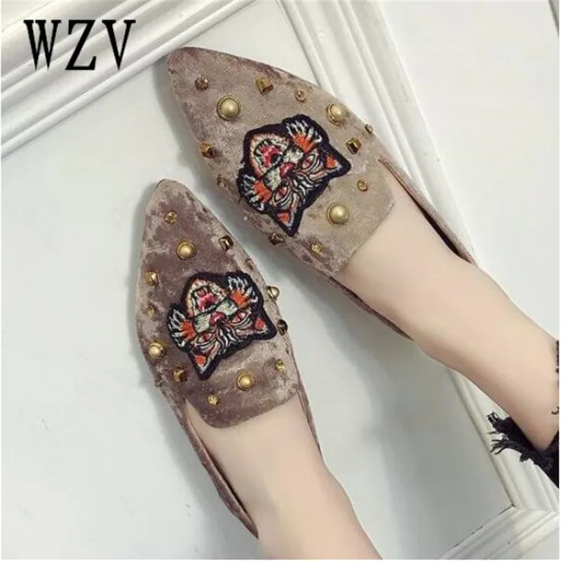 

2018 New Women corduroy Flats Fashion Basic Mixed Colors Pointy Toe Ballerina Ballet Flat loafers Slip On women Shoes E037