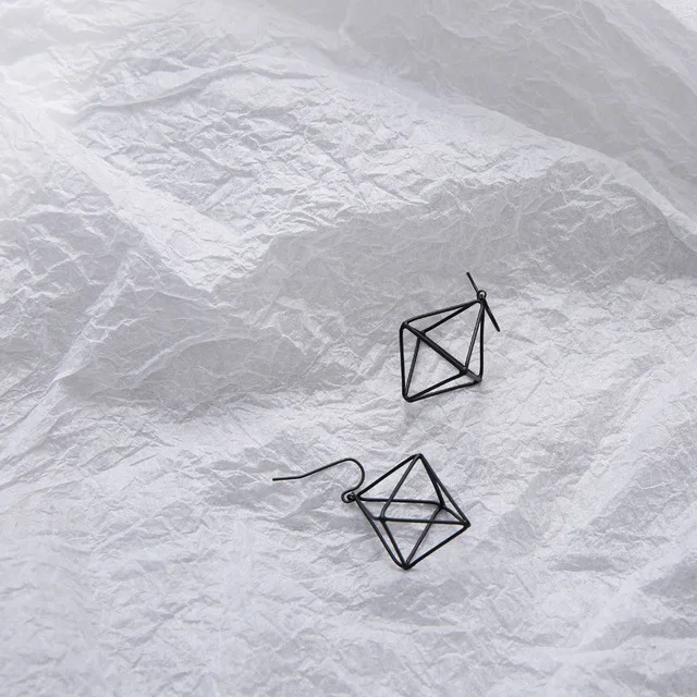Europe-and-America-Minimalist-Punk-Earrings-Set-for-Women-Geometric-3D-Triangle-Hollow-Polygon-Earrings-Brincos.jpg_640x640 (5)