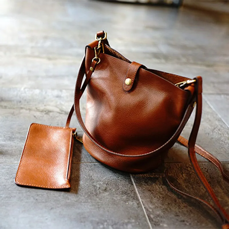 

AETOO Head leather retro simple large-capacity bucket bag, female leather hundred with one shoulder slant bag