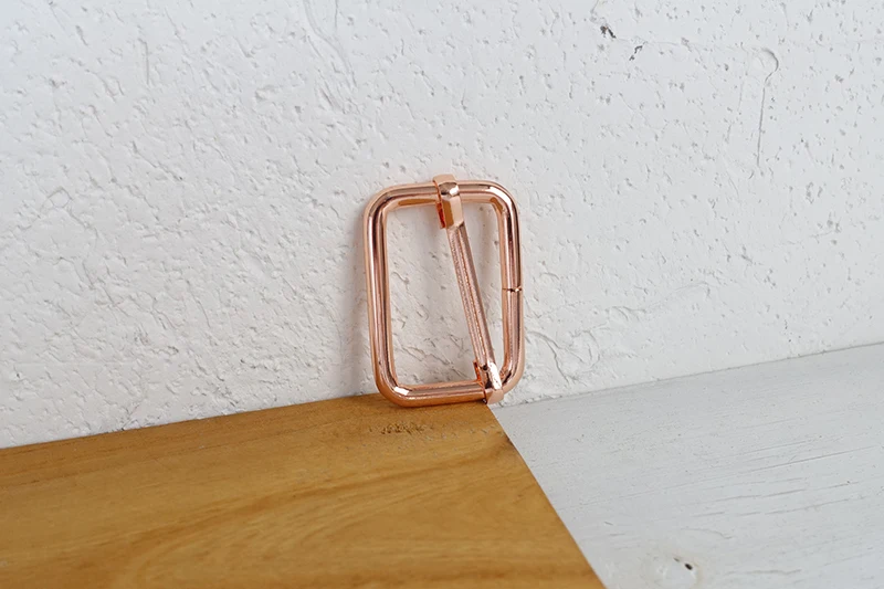 100 шт./лот позолоченный металлический регулятор для DIY ошейника собаки 3,0 см рюкзак товары для домашних животных ремни розовый Золотой Регулируемая пряжка LXK-030R