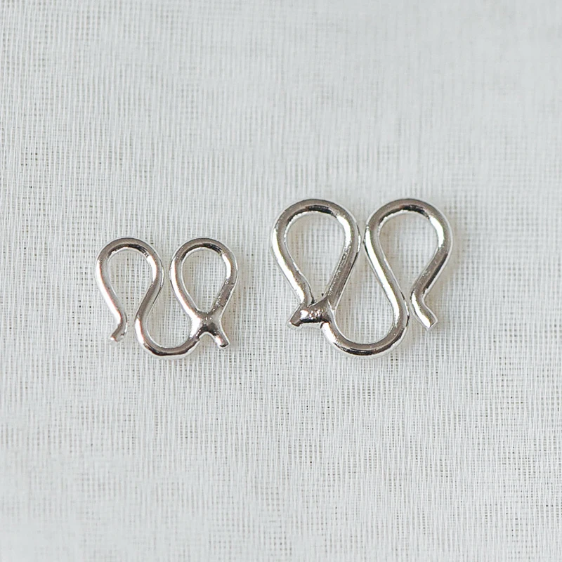 

10pcs Rhodium Plated Brass "W" Necklace Hook Clasp, Silver "M" Bracelet Link Bails, 8mm/ 10mm, Color Tarnish Resistant (GB-335)