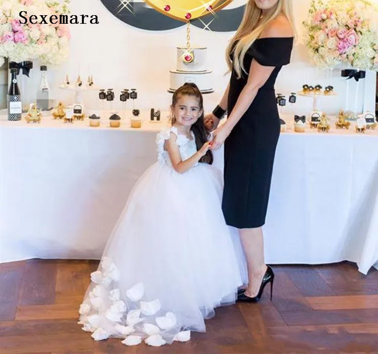 white-girls-wedding-dresses-capped-handmade (2)