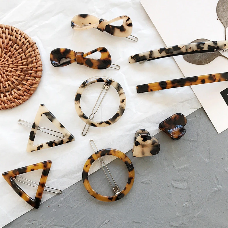 

1pc Leopard Bowknot Heart Shape Acrylic Hair Clips Geometric Round Triangle Hairpin Headwear Accessories Beauty Hairpins F022