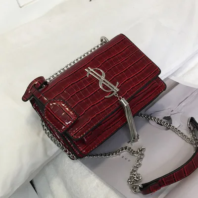 

Bag female 2019 new net red small black bag crocodile pattern chain bag retro shoulder tassel wild Messenger bag