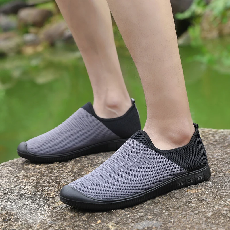 2019 New Fashion Men Shoes Brand Flats Breathable Slip on Man Outdoor Walking Sneakers Gray Black Lightweight Male Trainer