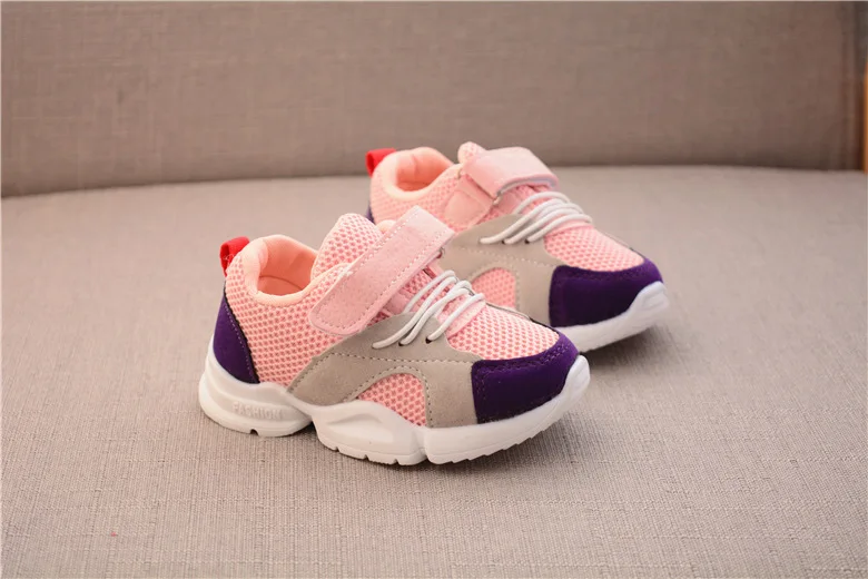 Детская обувь для мальчиков и девочек, детские повседневные кроссовки для маленьких девочек, воздухопроницаемая мягкая спортивная обувь для бега розового и синего цвета