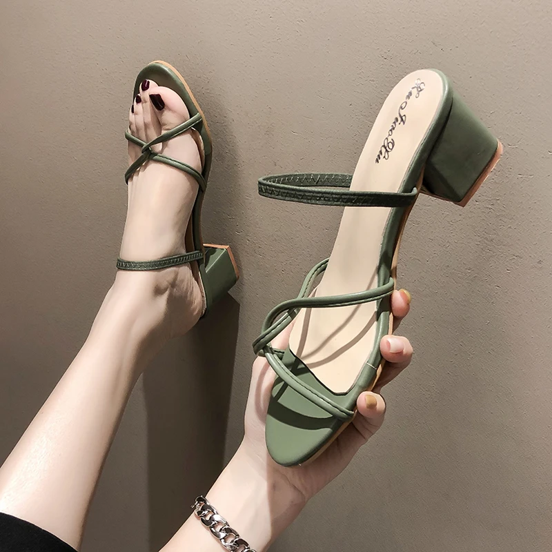 

Rubber Slippers Modis Clogs Platform Female Chunky Heel Brief Heels Summer Ladies Outside Low Slides Sandal Water New 2019 Male
