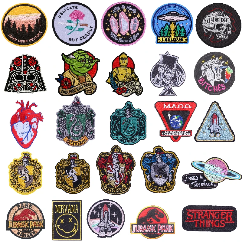 

Pulaqi Jurassic Park Animal Patches Alien Space Stranger Things Punk Style Appliques Iron On Patches for Clothing Coat Parch H