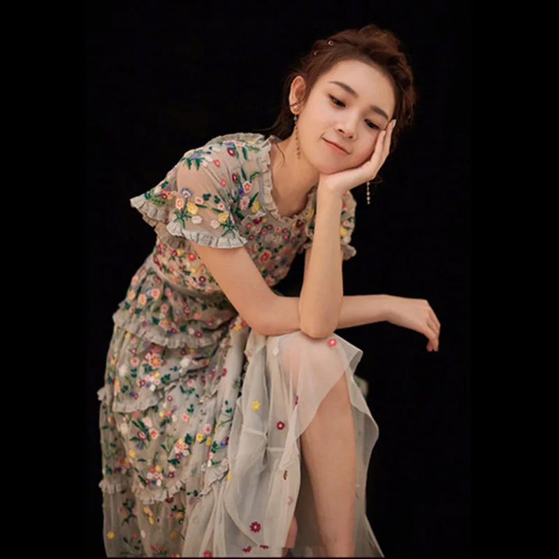 

New 2019 Fashion Runway Summer Dress Women's Flare Sleeve Floral Embroidery Elegant Mesh Hollow Out Midi Dresses