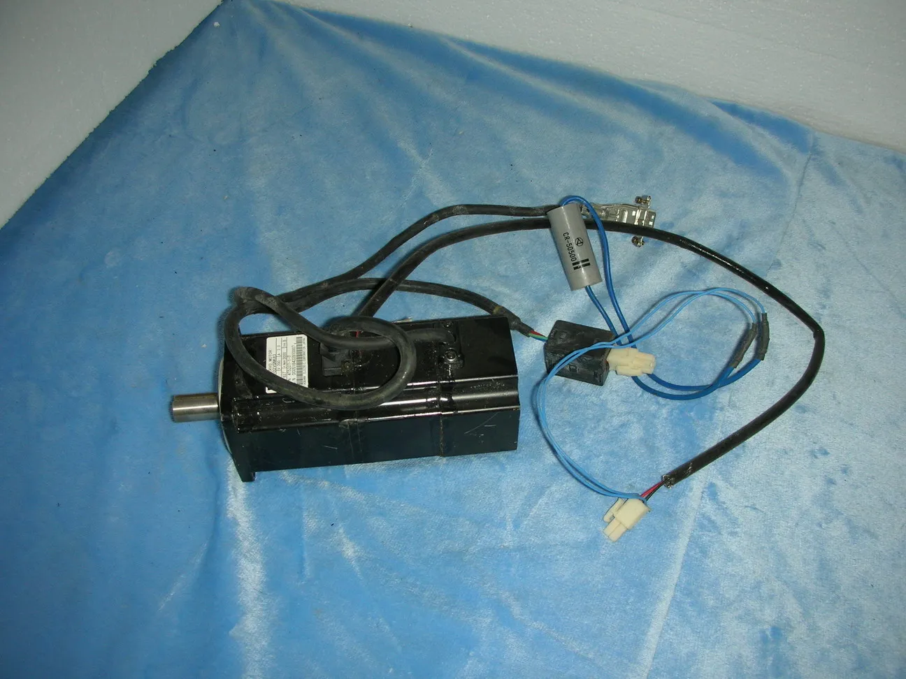 

1PC USED Yaskawa SGM-02VGNK83