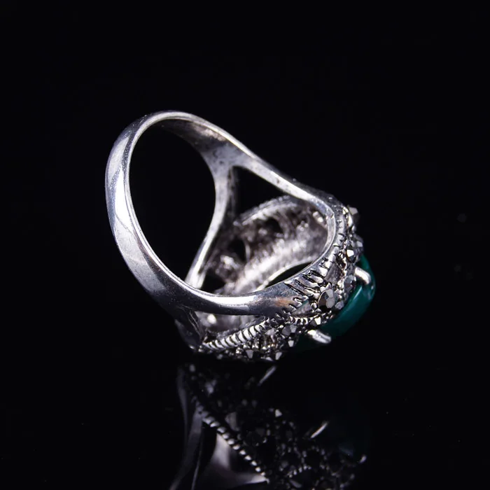 1870258643_2077696031