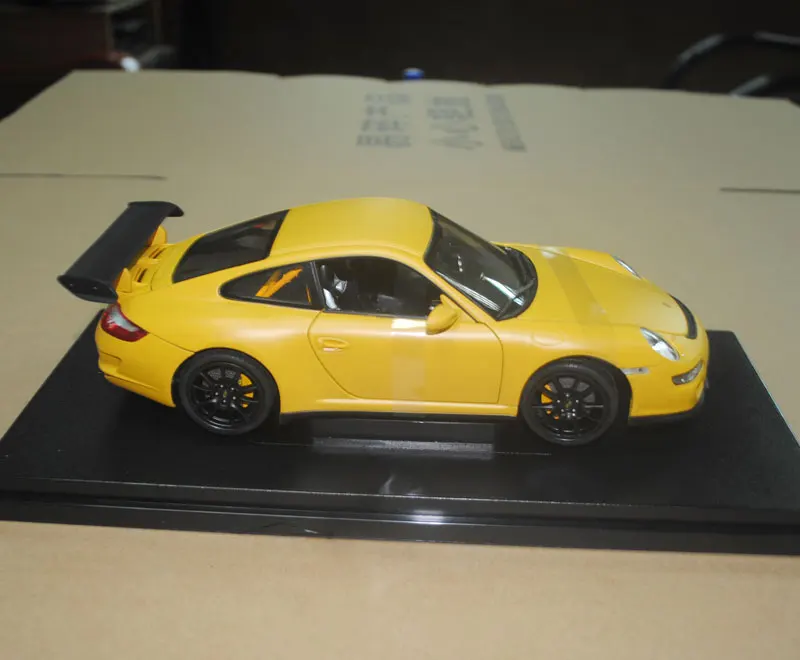 WELLY 1/18 Scale Car Model Toys P0rsche 911(997) GT3 RS Diecast Metal Car  Model Toy For Gift/Collection/Decoration/Kids