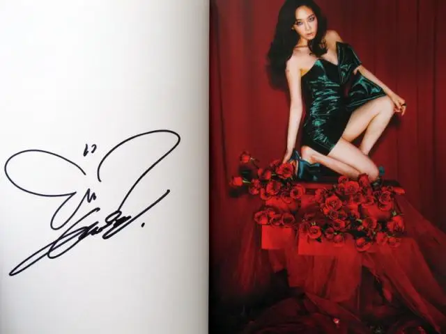 SNSD Taeyeon подписанный автограф первый альбом мой голос CD+ Фотокнига+ подписанный плакат корейский 02