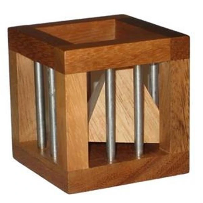 Gaya Game 6112 Pyramid in a Cage Game Board