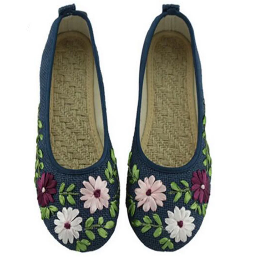 Женская обувь на плоской подошве с вышивкой в винтажном стиле; удобные балетки на плоской подошве из хлопчатобумажной ткани и льна в стиле старого Пекина; sapato feminino - Цвет: 2 Blue