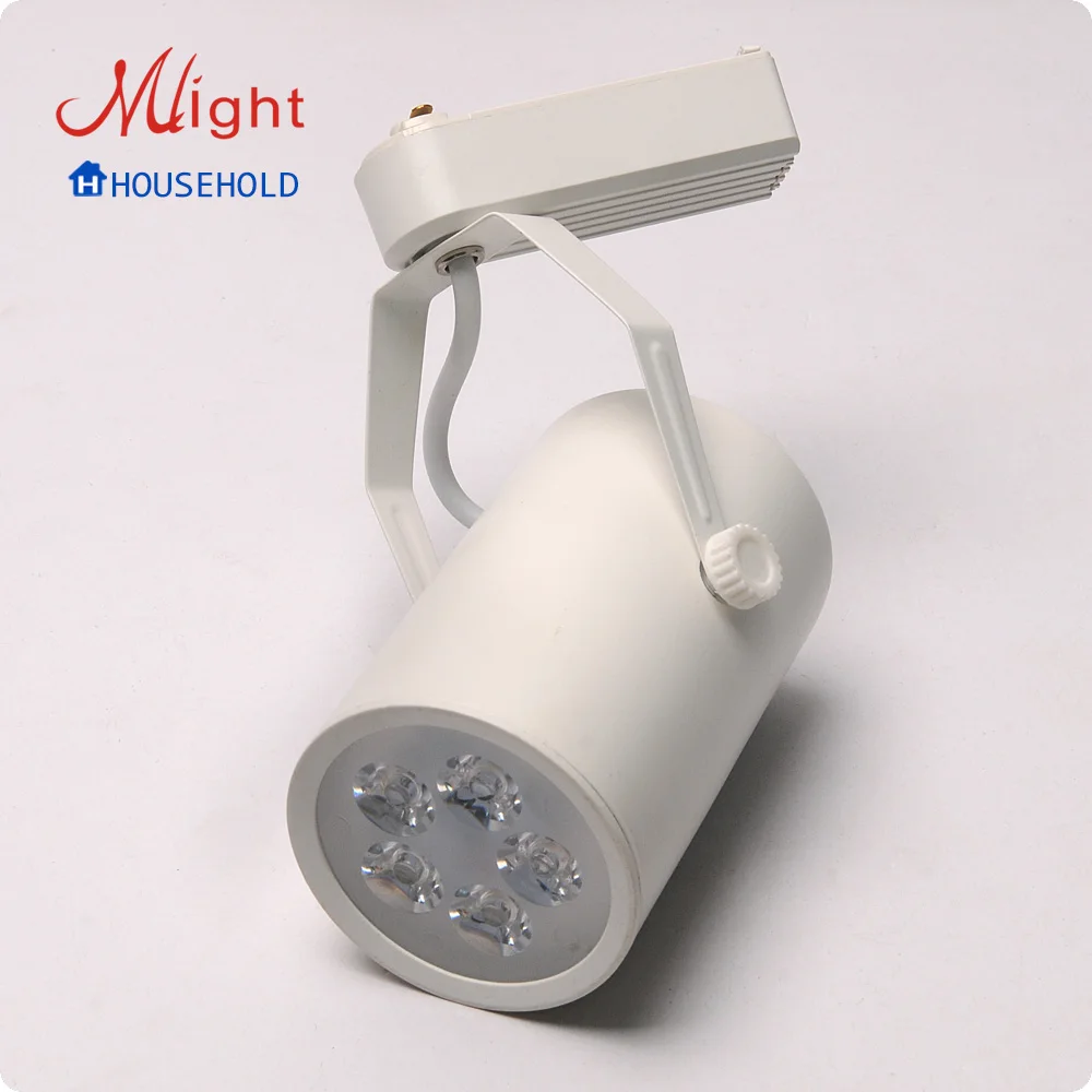  High End Track Lighting with Simple Decor
