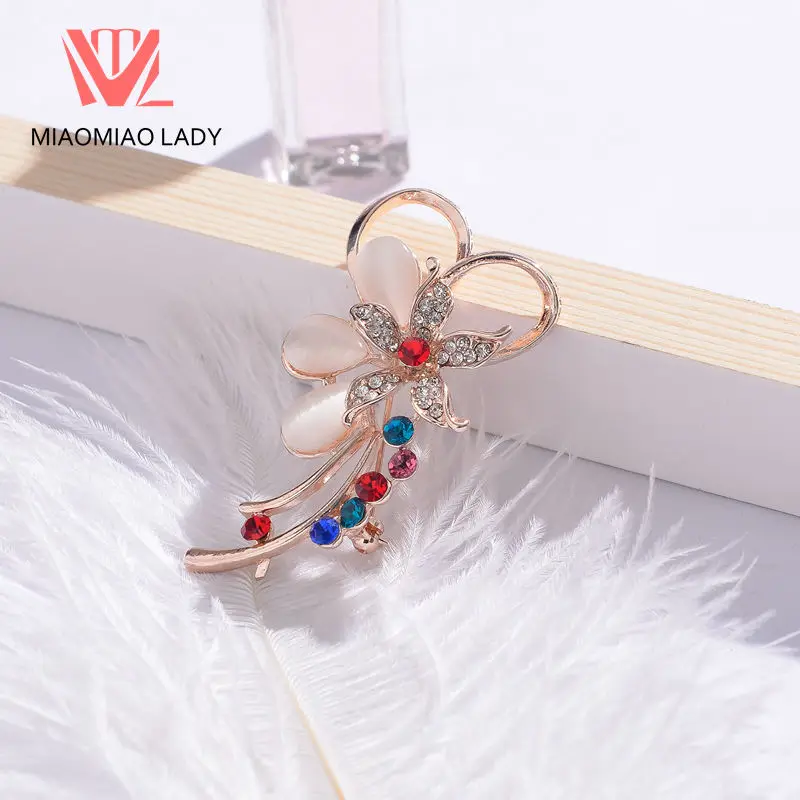Brooch Lot