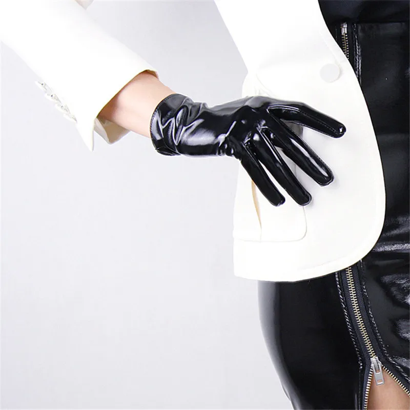 Fashion Black PU Leather Gloves 2019 New Women Gloves Synthetic Leather PU Unlined Five Finger Style Female Mittens P04