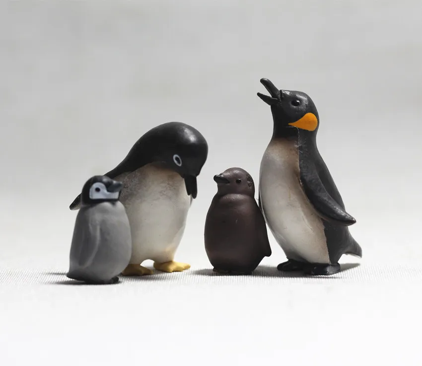 

mini pvc figure model pengion family 4pcs/set